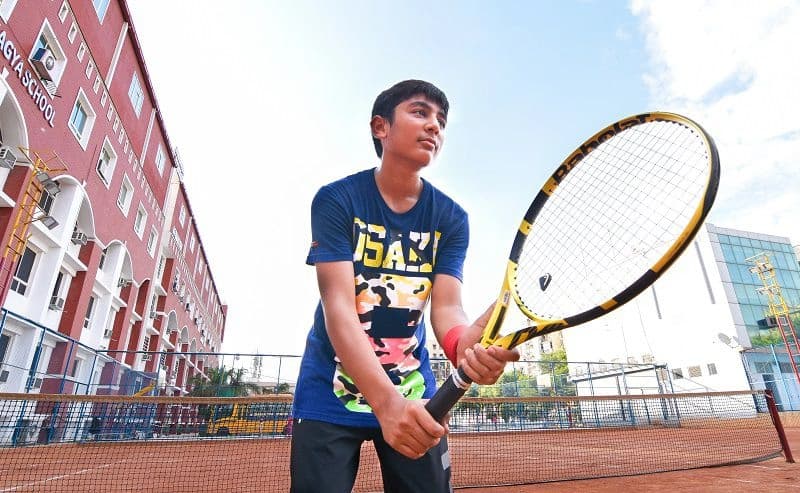 Lawn Tennis image 12