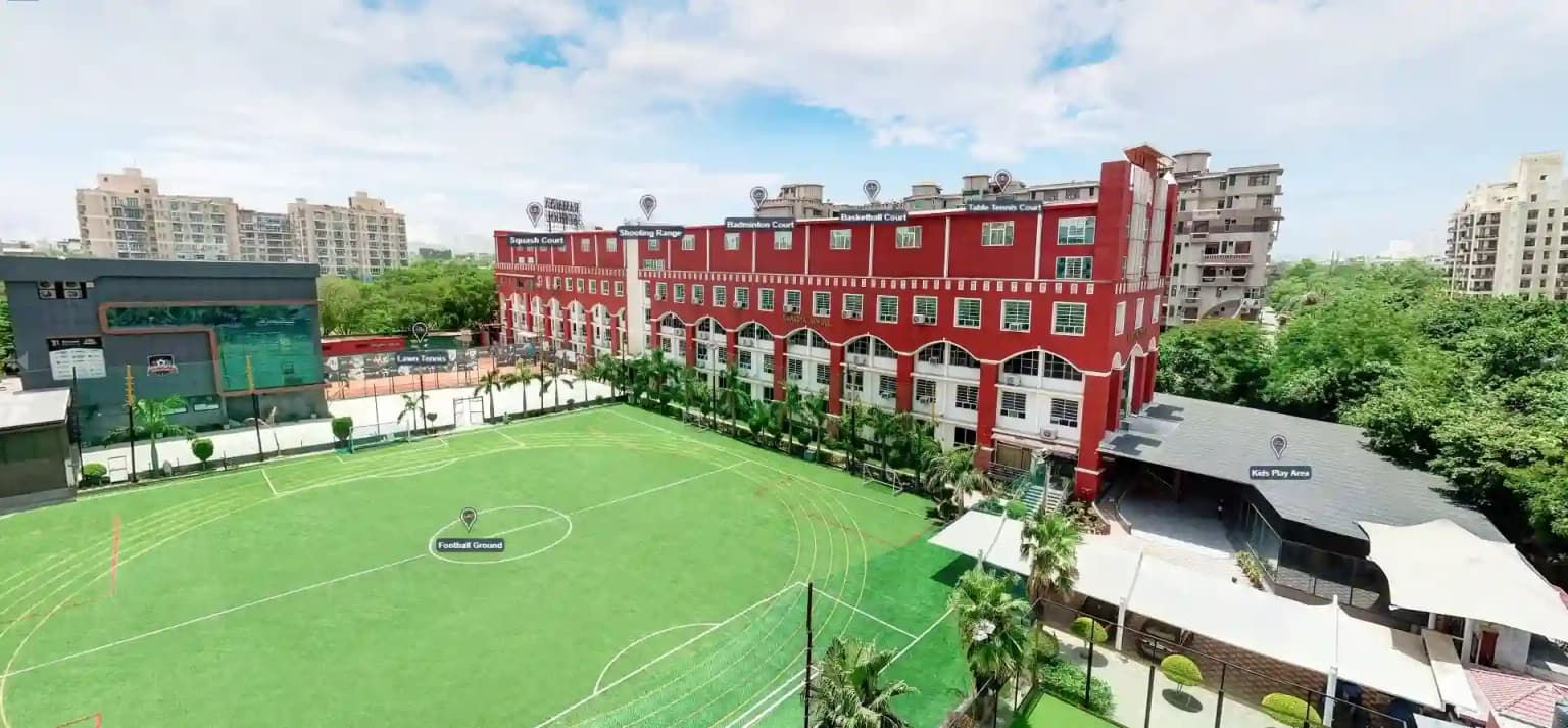 Interactive 360-degree view of the office interior